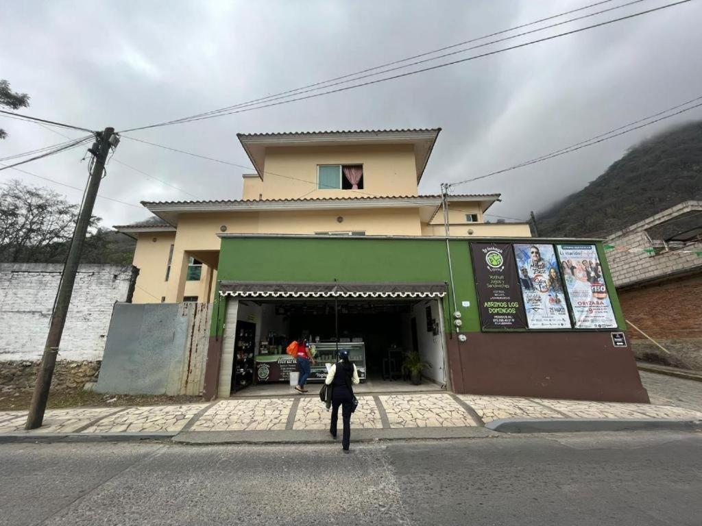 Homestay Agradable Ojo De Agua *